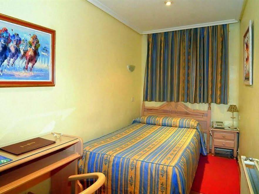 Ch Plaza D'Ort Rooms IV Madri Exterior foto